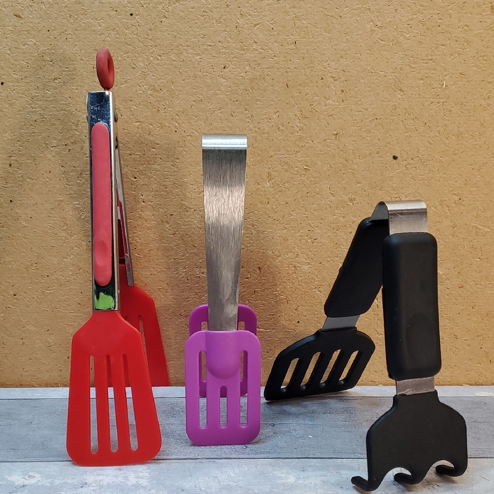 Set of 3 Silicone Kitchen Tongs - Red, Purple, Black